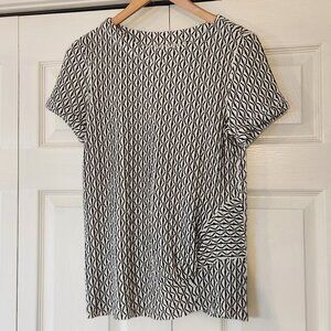 Nic+Zoe Moving Lines Knit Top Geometric Short Sleeve Blouse Black White Tshirt